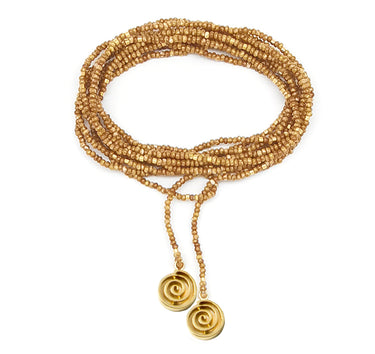 Collar enredable mostaza detalles dorado.